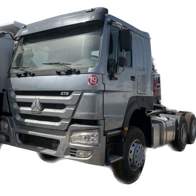 주문 6x4 중고용 시노트럭 멀티미디어 시스템으로 된 호우 트랙터 트럭 엔진 용량 8L online manufacture