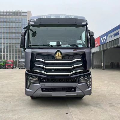 좋은 가격 이중 롤 호우 시노트럭 트랙터 트럭 6x4 610hp 10 바퀴 중고 온라인으로